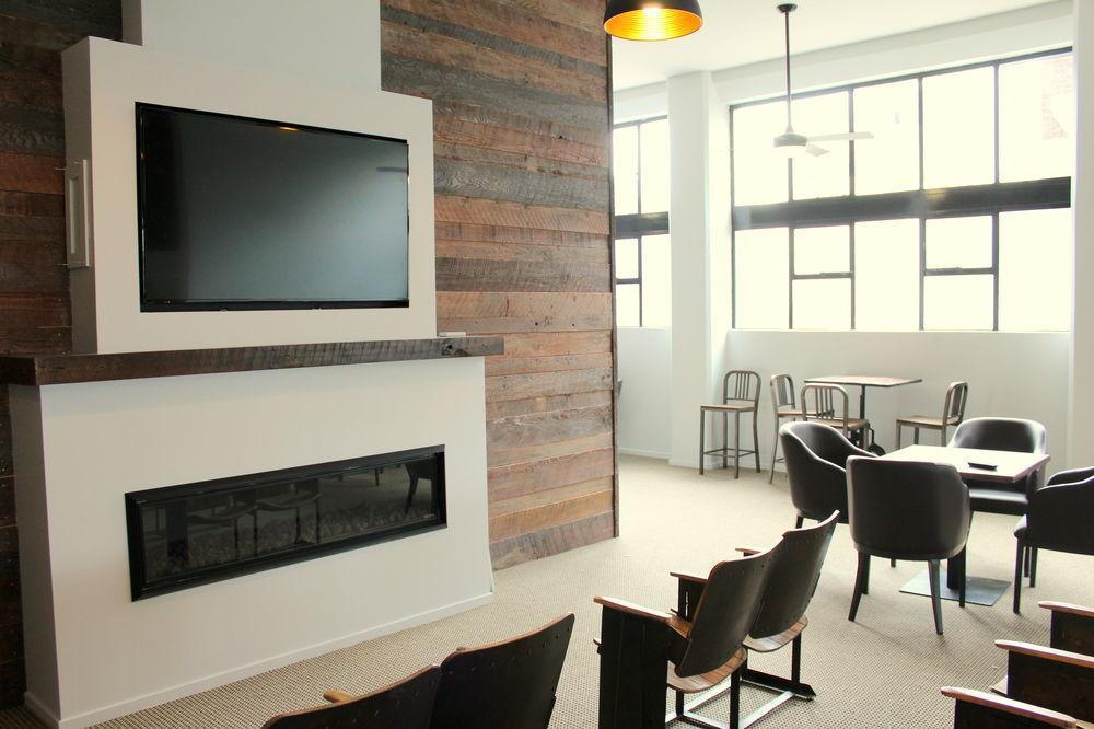 הוסטל כרייסטצ'רץ' Urbanz מראה חיצוני תמונה The lounge at the station