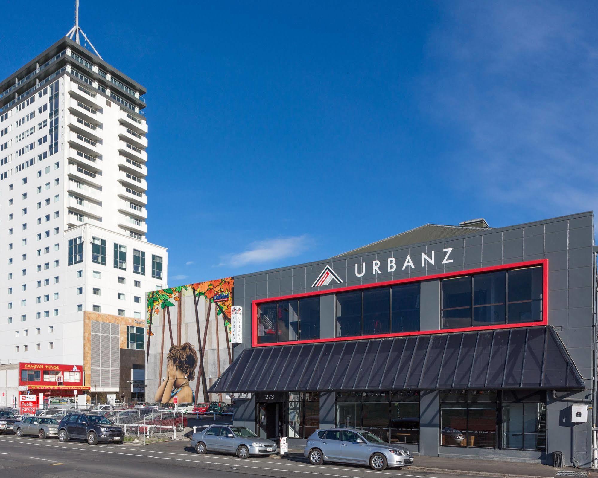 הוסטל כרייסטצ'רץ' Urbanz מראה חיצוני תמונה The Urbanz building in 2015