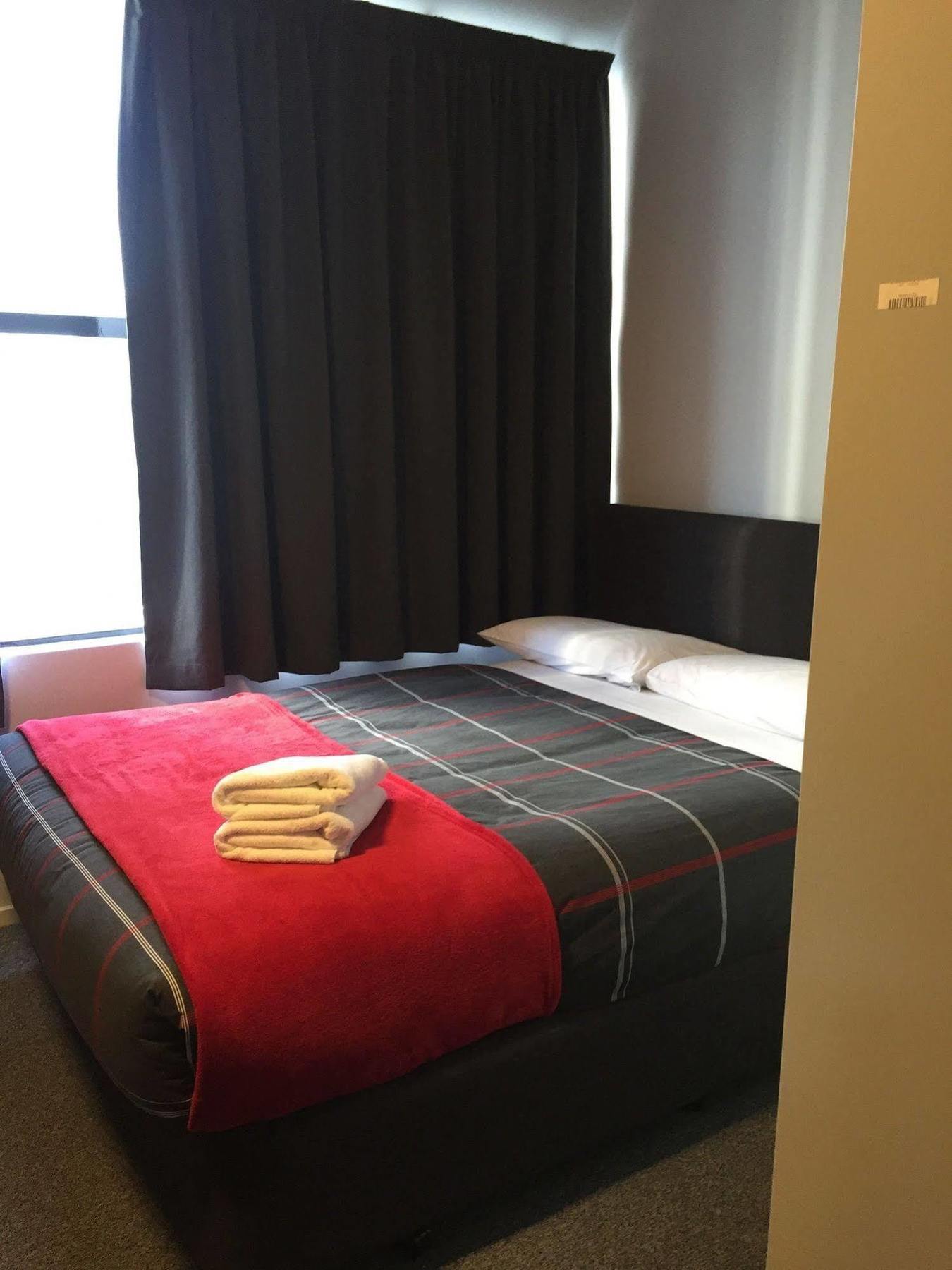 הוסטל כרייסטצ'רץ' Urbanz מראה חיצוני תמונה A room at the hotel