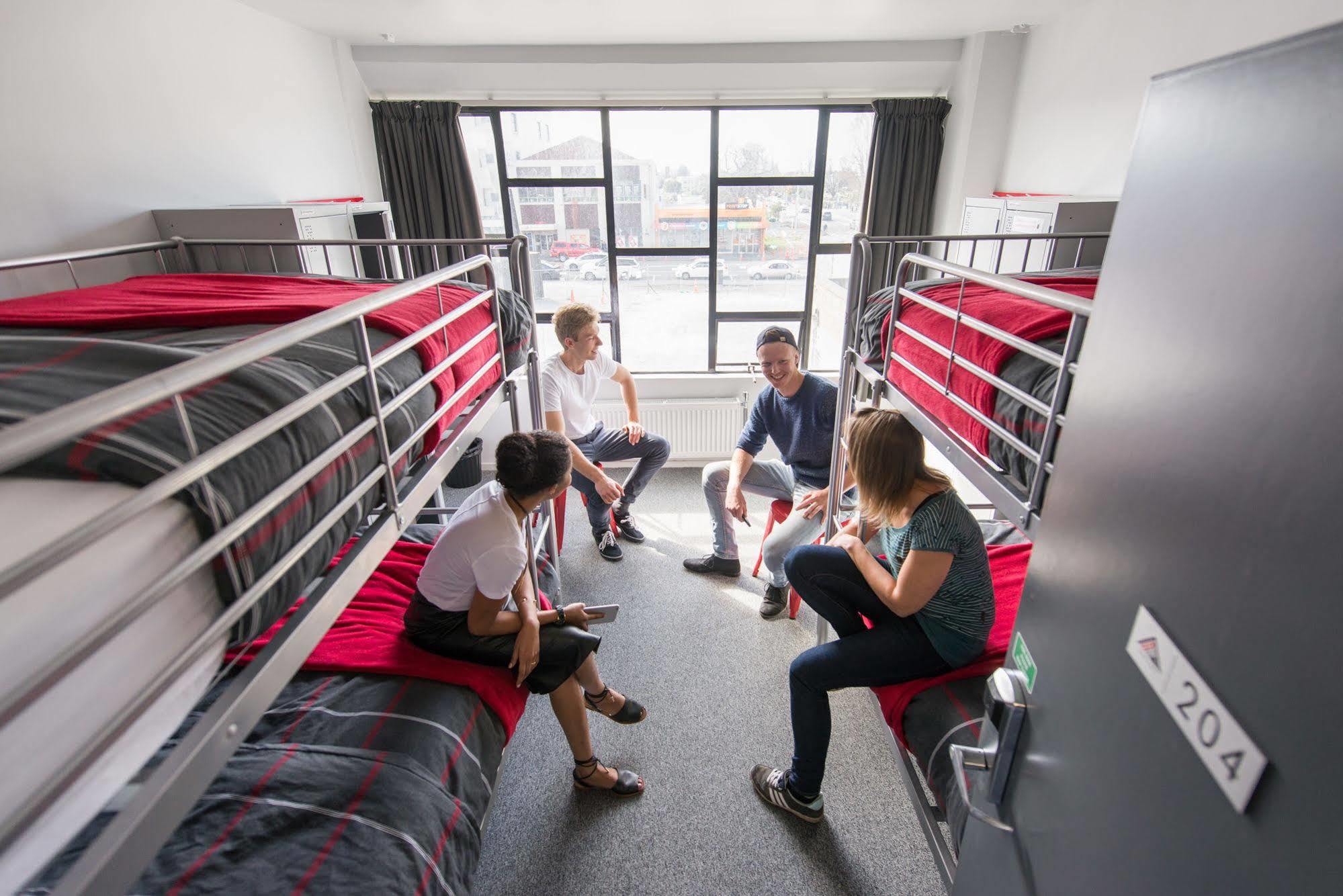 הוסטל כרייסטצ'רץ' Urbanz מראה חיצוני תמונה A typical room at the University of Kent