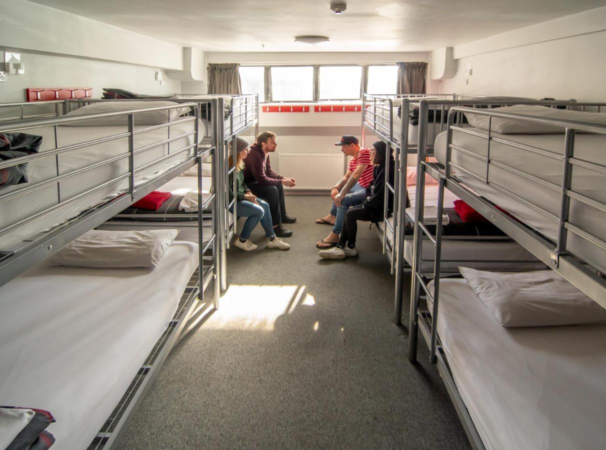 הוסטל כרייסטצ'רץ' Urbanz מראה חיצוני תמונה A typical room at the hostel